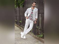 
      
      SVMT Music launches debutante Dipak Tewari with Madhurima Tuli
      
      