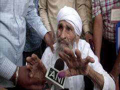 
      
      111-year-old oldest voter of Delhi casts his vote
      
      