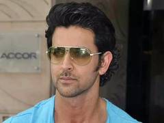 
      
      Super 30: Presenting Hrithik's first look
      
      