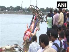 
      
      Hyderabad administration starts cleaning lakes post Ganesh...
      
      