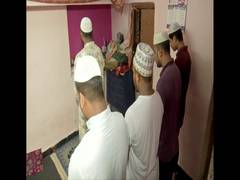 
      
      COVID-19 lockdown: On first day of Ramzan, people offer...
      
      
