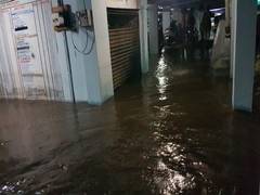 
      
      Heavy rains lash Hyderabad, cause traffic jams
      
      
