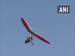 
      
      J-K: IAF organises 'air show' at Dal Lake to celebrate 'Azadi...
      
      