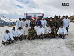 
      
      BSF troopers perform yoga at height 14,000 feet near LoC in J-k 
      
      