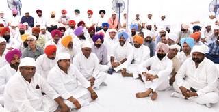 
      
      Punjab: Former CM Beant Singh remembered on his 24th death...
      
      