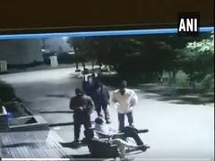 
      
      Builder robbed at gunpoint in Indore
      
      