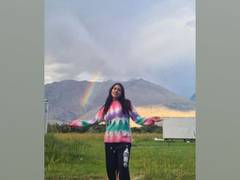
      
       Sara Ali Khan flaunts her love for nature 
      
      