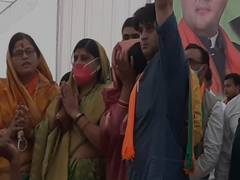 
      
      BJP minister Imarti Devi breaks down before party leader...
      
      