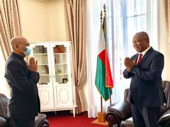 
      
      Indian envoy calls on Madagascar PM Ntsay to review progress...
      
      
