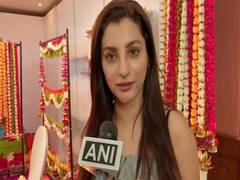 
      
      Hyderabad: Actor Isha Sharma graces launch of 'Jhalak Exhibition'
      
      