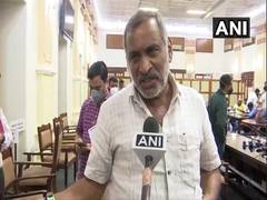 
      
      K'taka: Opposition decries ban on Muslim traders at temple fairs
      
      