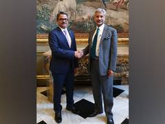 
      
      Jaishankar meets Bangladesh minister at Commonwealth conclave
      
      