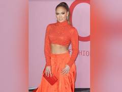 
      
      Jennifer Lopez wears platinum jewellery to the 2019 CFDA...
      
      