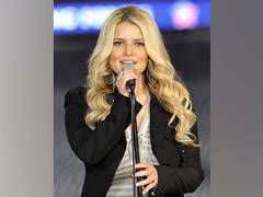 
      
      Jessica Simpson spends time with family this Christmas
      
      