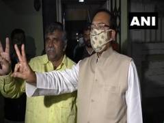
      
      I am with TMC, will apologise to Mamata Banerjee: Jitendra Tiwari
      
      