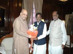 
      
      TRS leader G Vivek joins BJP
      
      