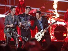 
      
      Saturday Night Live turns into a courtroom for Jonas Brothers
      
      