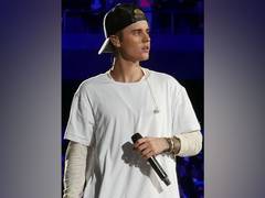 
      
      Justin Bieber apologises to fans for announcing fake pregnancy
      
      