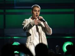 
      
      Justin Bieber's car meets with accident
      
      