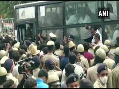 
      
      Siddaramaiah, Shivkumar detained while protesting against...
      
      