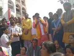 
      
      Kailash Vijayvargiya hits out at Kamal Nath over recent photo...
      
      