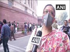 
      
      TMC's Kakoli Ghosh Dastidar wears mask to beat air pollution...
      
      