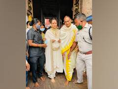 
      
      Kangana Ranaut seeks Lord Jagannath's blessings in Puri,...
      
      