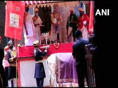 
      
      Mysore: Chamaraja Wadiyar performs Ayudha Puja on Vijaya Dashami
      
      