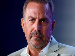 
      
      Maybe Robin Williams was going to do the role: Kevin Costner...
      
      