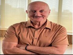
      
      Anupam Kher shares throwback picture with Rishi Kapoor, Yash
      
      