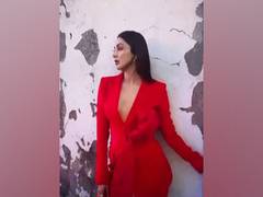
    Kiara Advani ups the glamour quotient in red pantsuit
    