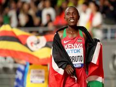 
      
      Kenya's Rhonex Kipruto sets 10km world record in Valencia 
      
      