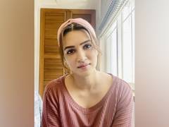 
      
      Kriti Sanon channels her poetic skills during self-isolation...
      
      