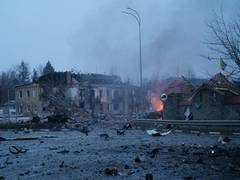 
      
      Russia-Ukraine tensions: Capital city Kyiv wakes with air...
      
      