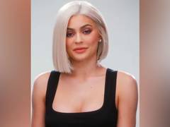 
      
      Rainy days make Kylie Jenner happy!
      
      