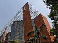 
      
      LIC shares may list below its issue price, grey market indicates
      
      