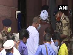 
      
      Ladakh leaders meet MoS Kishan Reddy in Delhi, demands statehood
      
      