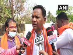 
      
      Odisha CM meets BJP leaders protesting outside his residence,...
      
      