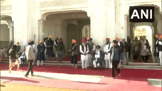 
      
      Man fires at Sukhbir Singh Badal doing 'penance' at Golden Temple
      
      