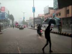 
      
      Heavy rain lash Mangaluru city
      
      