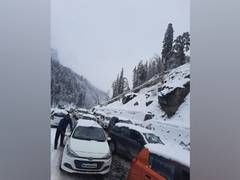 
      
      82 tourist vehicles stranded due to snowfall in Atal Tunnel...
      
      
