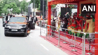 
      
      PM Modi conducts roadshow in Varanasi
      
      