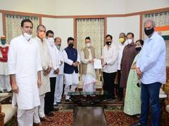 
      
      BJP delegation meets Maha Governor over probe in Sushant...
      
      