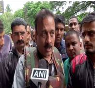 
      
      Maha Minister attacks critics over selfie
      
      