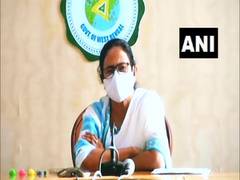 
      
      Mamata Banerjee condemns death of UP scribe 
      
      