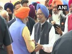 
      
      Manmohan Singh, Capt Amarinder Singh arrive in Pakistan for...
      
      