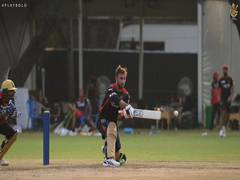 
      
      Kohli and De Villiers' presence will hopefully allow Maxwell...
      
      