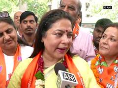 
      
      Meenakshi Lekhi celebrates her birthday with people of New...
      
      