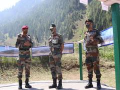 
      
      Army Vice Chief visits forward areas in Northern Command
      
      