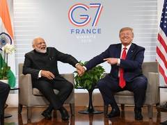 
      
      Joke,  bonhomie mark Modi-Trump meet with media 
      
      